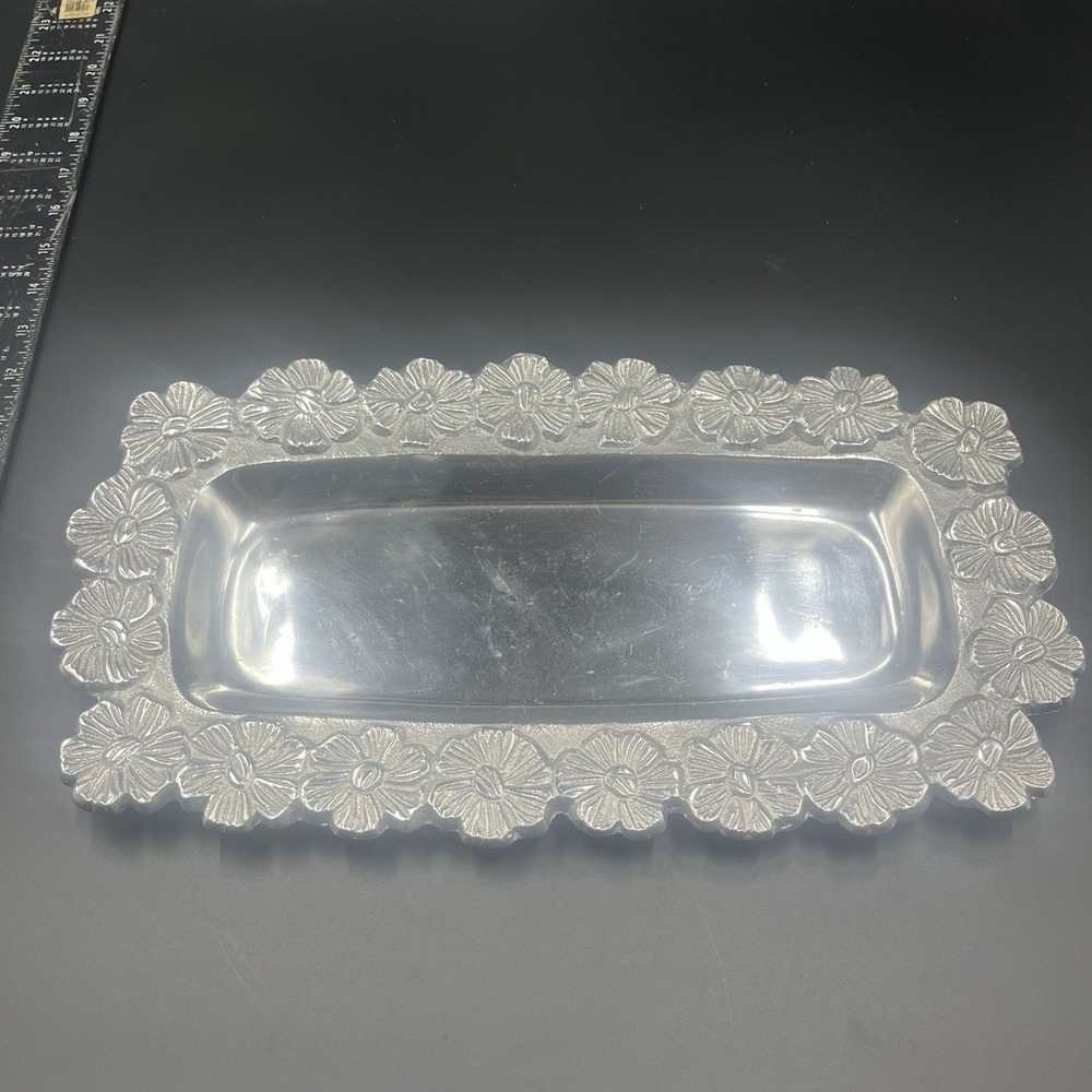 IHI Polished Aluminum Floral Daisy Border Rectangular Serving Tray‎ Platter 13in